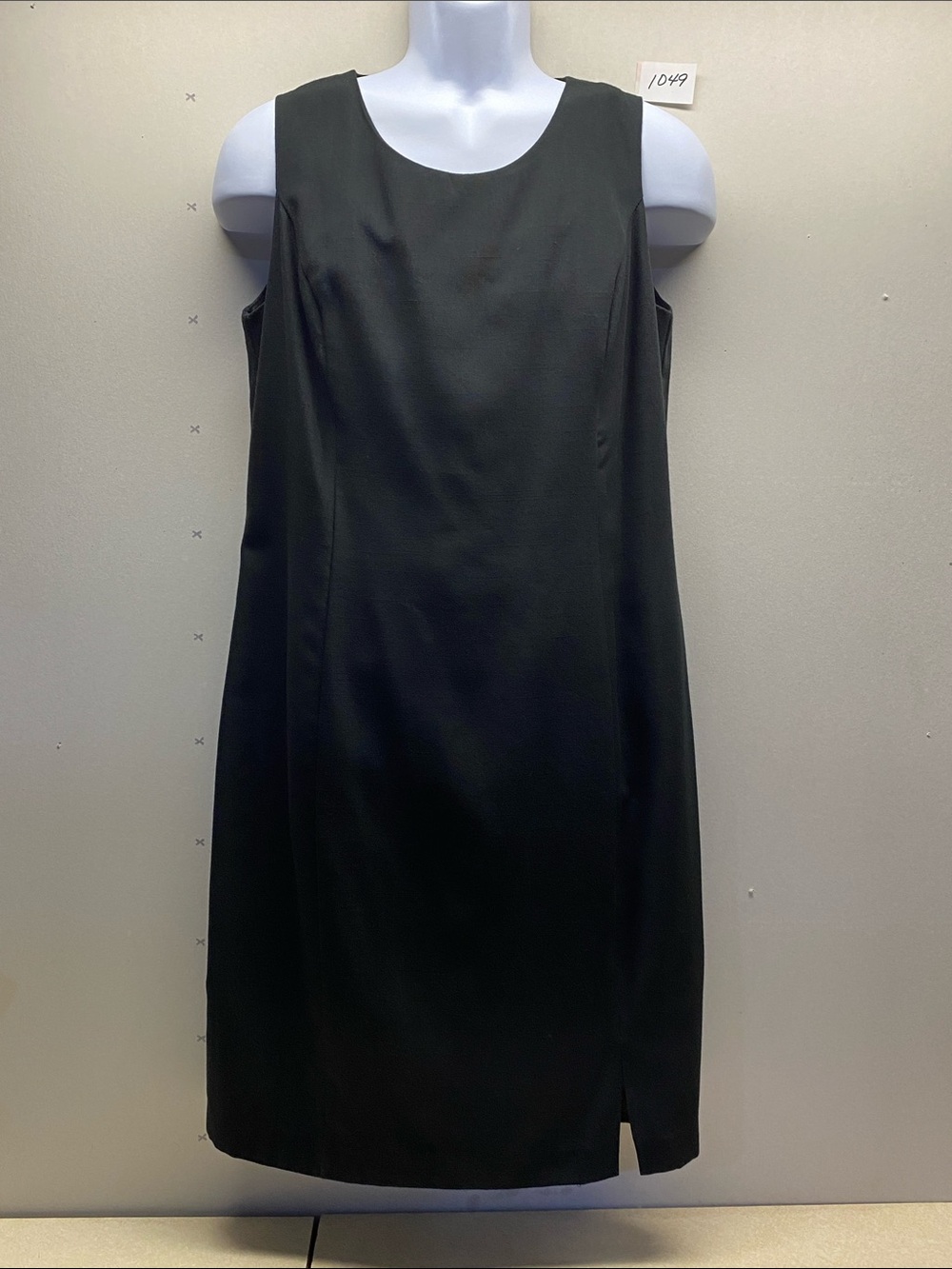 VINTAGE Sag Harbor Black Sleeveless Sheath Dress